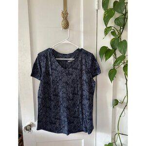 Tek Gear women’s size large DryTek t-shirt